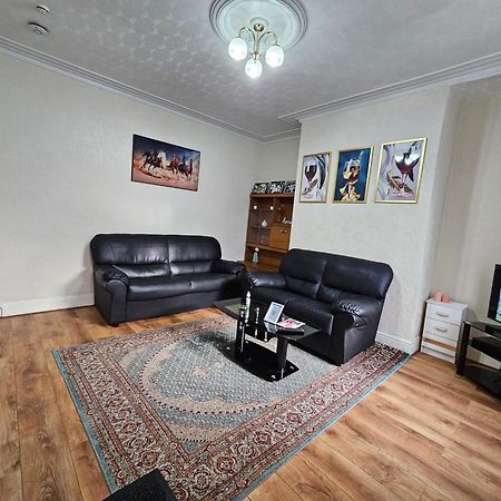 فندق Bright Sunny, Double Bed With Garden, Tv And Wi-Fi ليدز المظهر الخارجي الصورة