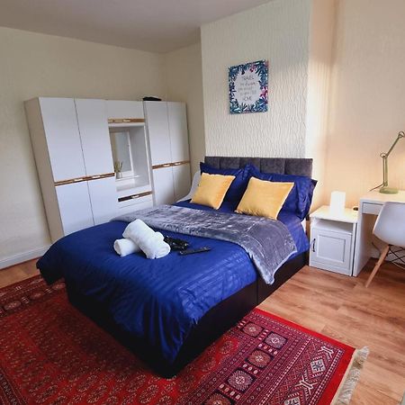 فندق Bright Sunny, Double Bed With Garden, Tv And Wi-Fi ليدز المظهر الخارجي الصورة