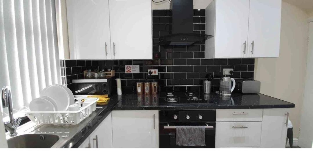 فندق Bright Sunny, Double Bed With Garden, Tv And Wi-Fi ليدز المظهر الخارجي الصورة