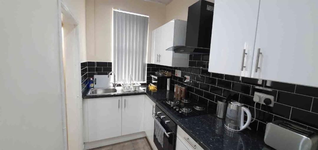 فندق Bright Sunny, Double Bed With Garden, Tv And Wi-Fi ليدز المظهر الخارجي الصورة