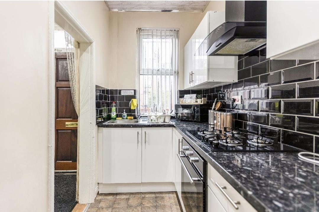 فندق Bright Sunny, Double Bed With Garden, Tv And Wi-Fi ليدز المظهر الخارجي الصورة